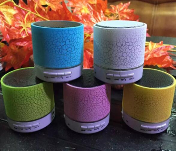 bluetooth speaker with Crack decoration
